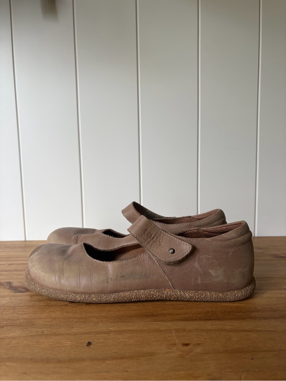Taos Footwear Ultimate Mary Jane Mushroom Size 40 / 9-9.5 Leather